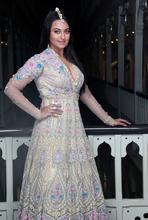 Sonakshi shoots a 'grand' song for 'Linga'!