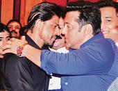 SRK thanks Salman for promoting his film...