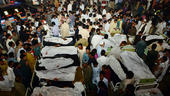 Suicide bomber kills 62 on Pak side of Wagah border...