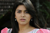 Hansika donates for flood relief