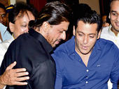 After Modi, Salman invites SRK for  sister's wedding...