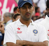 Injured Dhoni to miss Brisbane test, Kohli to captain...