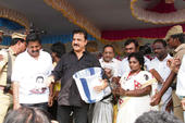 Kamal Haasan turns 60, wields broom for Swachh Bharat...