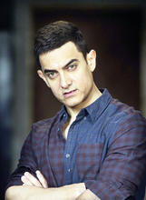 US director thrilled to get Aamir's support