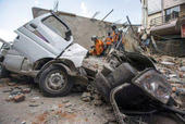 Fresh quake kills 42 in Nepal, 17 in India...