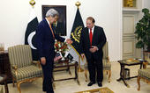 Fight militant groups, Kerry tells Pakistan...