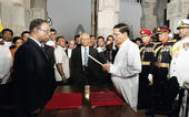 Srisena sworn in new Lanka President...