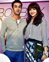 Ranbir, Anushka to share 7 liplocks in 'Bombay Velvet'?...