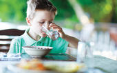 To drink or not to drink water with meals......