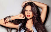 Esha Gupta refuses to promote a skin lightening product...