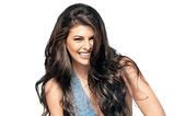 Jacqueline Fernandez to sketch for fans...