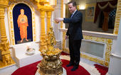Cameron visits Neasden temple for the third time...
