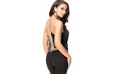 Amy shakes a leg for her guru...