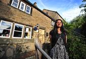 Teacher sells £250,000 cottage for £2 in Derbyshire...