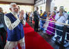 Modi receives warm welcome by Indian Community on his arrival
