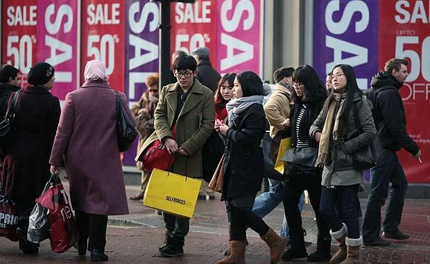 UK- sunday shopping-1