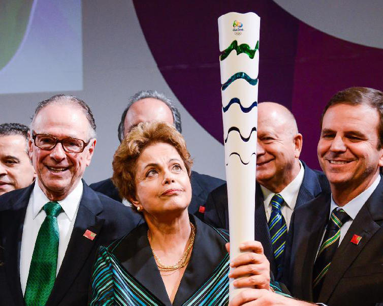 rio-2016-olympic-torch-by-chelles-and-hayashi 1