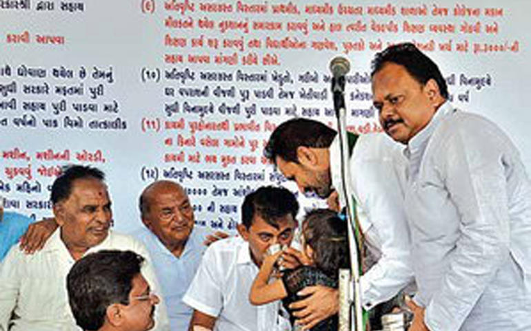 ૧૧ દિવસના ઉપવાસ પછી અમરેલીના ધ... ૧૧ દિવસના ઉપવાસ પછી અમરેલીના ધ...