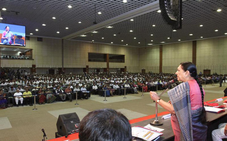 અનામત આંદોલનકર્તાઓ સામે આનંદ અનામત આંદોલનકર્તાઓ સામે આનંદ