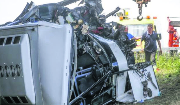 Brentwoodbus-acident1