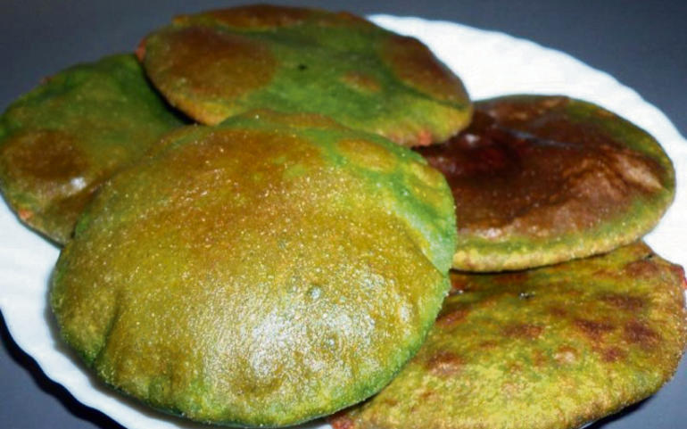 પાલક પનીર કચોરી... પાલક પનીર કચોરી...