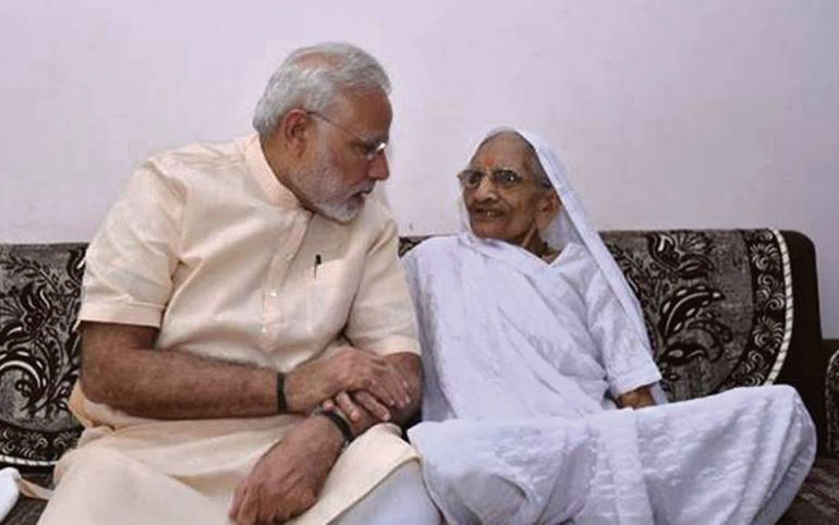 modi with mother-759