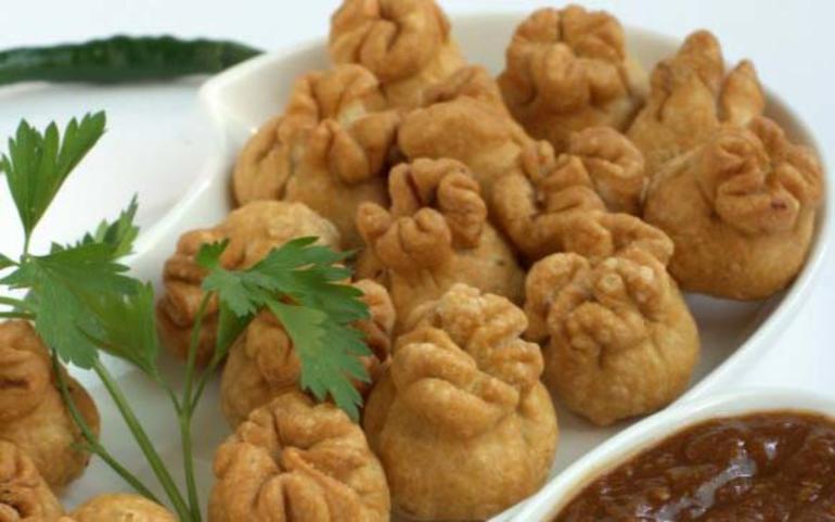 પોટલી સમોસાં... પોટલી સમોસાં...