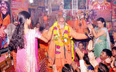 ઉત્તર પ્રદેશના ‘ઐયાશ બાબા’ઃ 