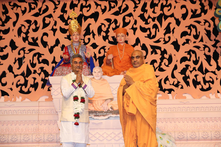 નીસડન ટેમ્પલમાં ગુરુ પૂર્ણિમ