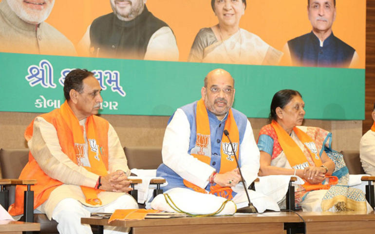 ગુજરાતના સત્તા સમરાંગણમાં સે ગુજરાતના સત્તા સમરાંગણમાં સે