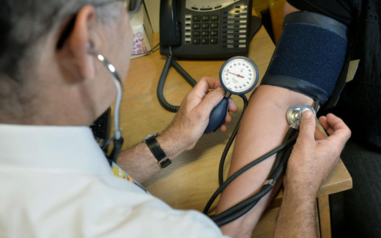 NHS £૧૦૦ મિલિયનના ખર્ચે ૩૦૦૦ વિદ