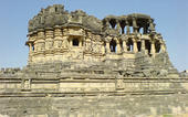 સ્મારકો પણ જીવતો શ્વાસ લેતા હો...