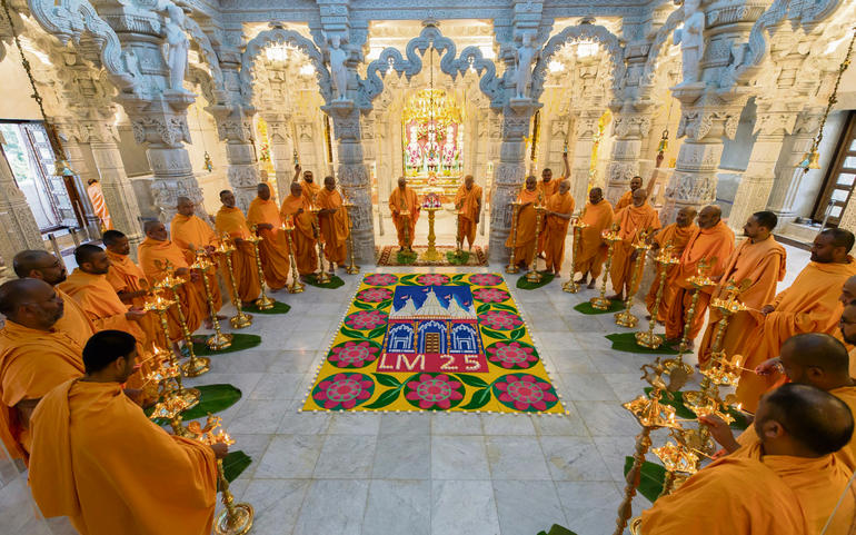 BAPS શ્રી સ્વામીનારાયણ મંદિર નીસ... BAPS શ્રી સ્વામીનારાયણ મંદિર નીસ...
