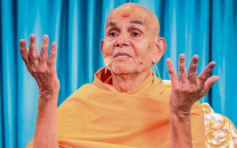 પૂ.મહંત સ્વામીએ આશીર્વચન પાઠવ