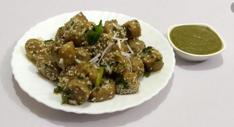 ફરાળી મૂઠિયાં... ફરાળી મૂઠિયાં...