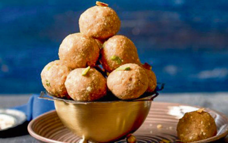 સૂંઠના લાડુ... સૂંઠના લાડુ...
