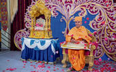 પૂ. મહંત સ્વામીની નિશ્રામાં અક...