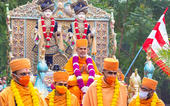 પૂ. મહંત સ્વામીની નિશ્રામાં રથ...