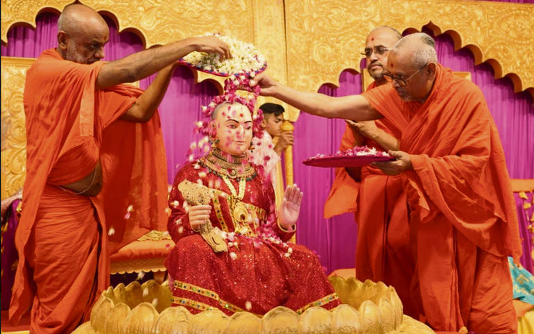 કુમકુમ મંદિરે સ્વામિનારાયણ જ કુમકુમ મંદિરે સ્વામિનારાયણ જ