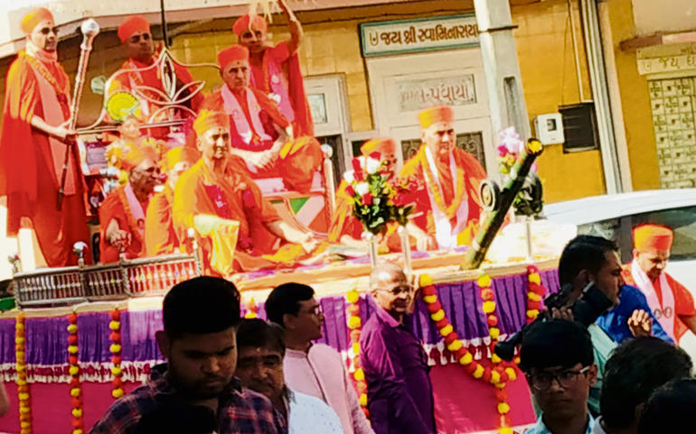 સ્વામિનારાયણ ગાદી સંસ્થાન - કલ... સ્વામિનારાયણ ગાદી સંસ્થાન - કલ...