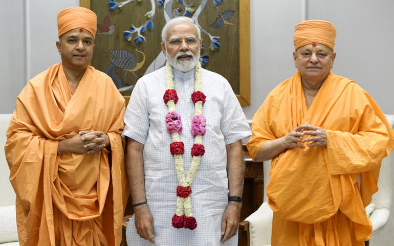 BAPSના સેવા કાર્યોને બિરદાવતા વડ... BAPSના સેવા કાર્યોને બિરદાવતા વડ...