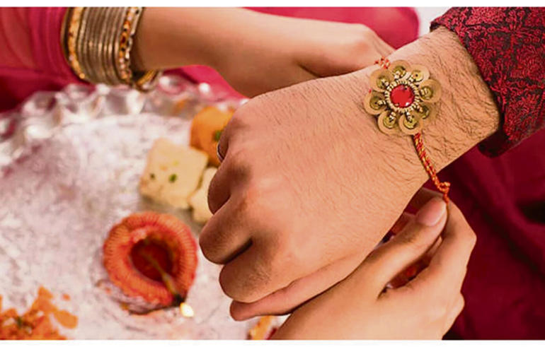 નવનાતના જન્માષ્ટમી મેળામાં ર નવનાતના જન્માષ્ટમી મેળામાં ર