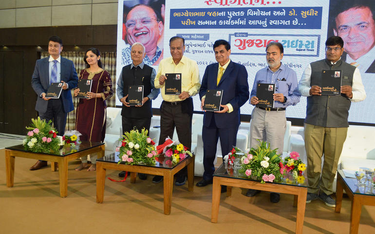 ‘ગુજરાતી મારી મા છે, હિન્દી મા ‘ગુજરાતી મારી મા છે, હિન્દી મા