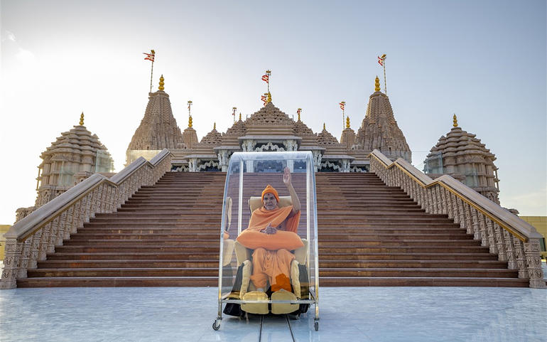 ‘મહંતસ્વામી લોકોને સારા બનાવ