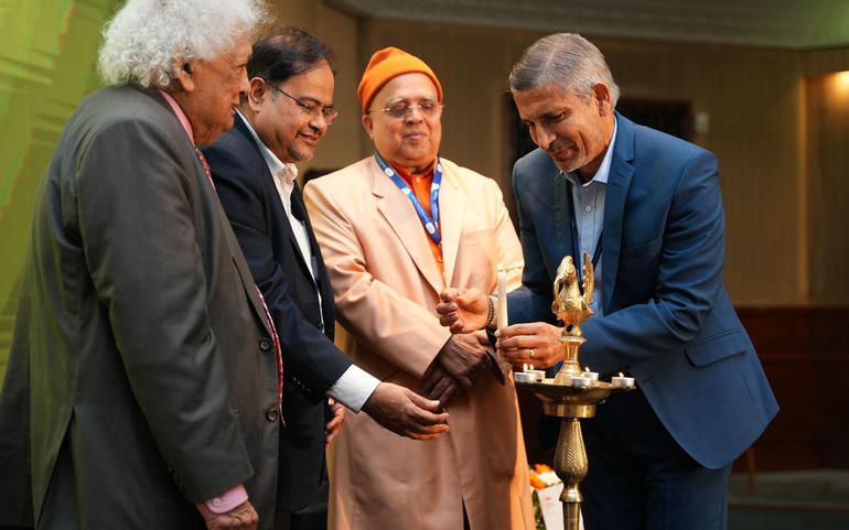 IIM કોઝિકોડના પ્રથમ આંતરરાષ્ટ્રીય કોન્ક્લેવમાં ભારતના સોફ્ટ પાવરનું મહત્ત્વ જણાયું IIM કોઝિકોડના પ્રથમ આંતરરાષ્ટ્રીય કોન્ક્લેવમાં ભારતના સોફ્ટ પાવરનું મહત્ત્વ જણાયું