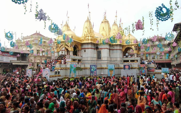વડતાલધામમાં લાખો હરિભક્તોની વડતાલધામમાં લાખો હરિભક્તોની