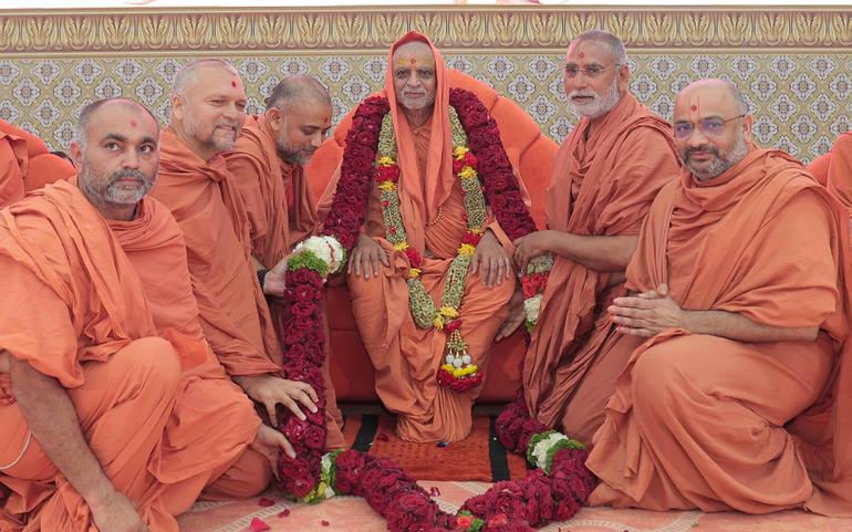 SGVP છારોડી ગુરુકૂળમાં ગુરુપૂર્
