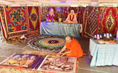 કુમકુમ મંદિરે રંગોળી મધ્યે પર