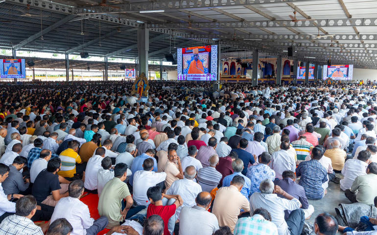 તસ્મૈ શ્રી ગુરુવે નમઃ બોચાસણમ તસ્મૈ શ્રી ગુરુવે નમઃ બોચાસણમ