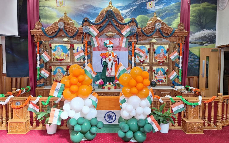 લંડન કુમકુમ મંદિર ખાતે જન્માષ લંડન કુમકુમ મંદિર ખાતે જન્માષ